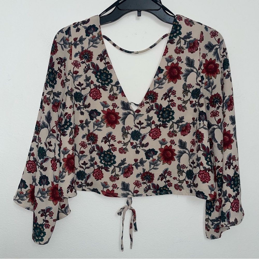 FOREVER 21 | Floral Bell Sleeve Crop Blouse